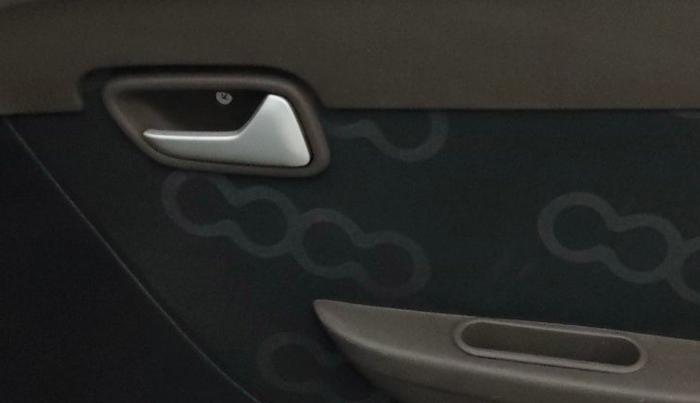 2013 Maruti Alto 800 LXI, Petrol, Manual, 29,932 km, Driver Side Door Panels Control