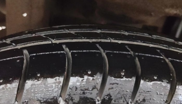 2013 Maruti Alto 800 LXI, Petrol, Manual, 29,932 km, Right Rear Tyre Tread