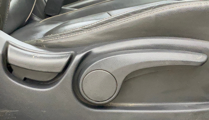 2017 Hyundai Creta SX (O) 1.6 DIESEL, Diesel, Manual, 58,139 km, Driver Side Adjustment Panel