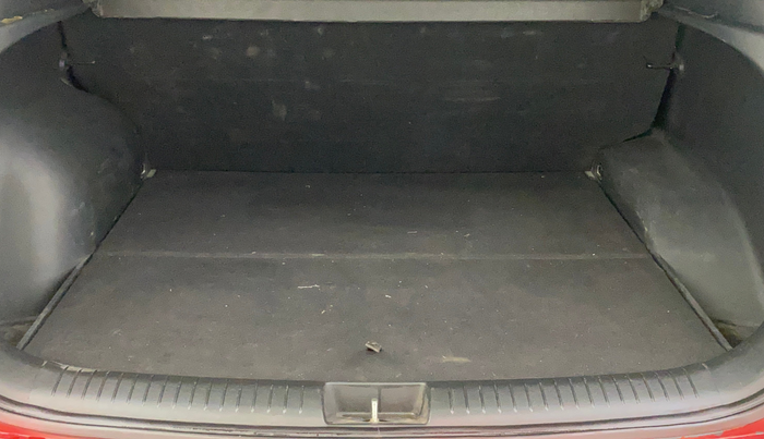 2017 Hyundai Creta SX (O) 1.6 DIESEL, Diesel, Manual, 58,139 km, Boot Inside