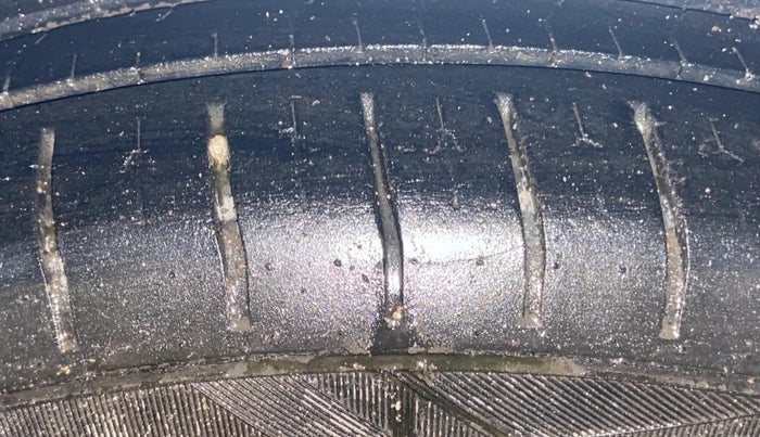 2016 Maruti Ciaz ZDI+ SHVS RS, Diesel, Manual, 60,622 km, Right Rear Tyre Tread