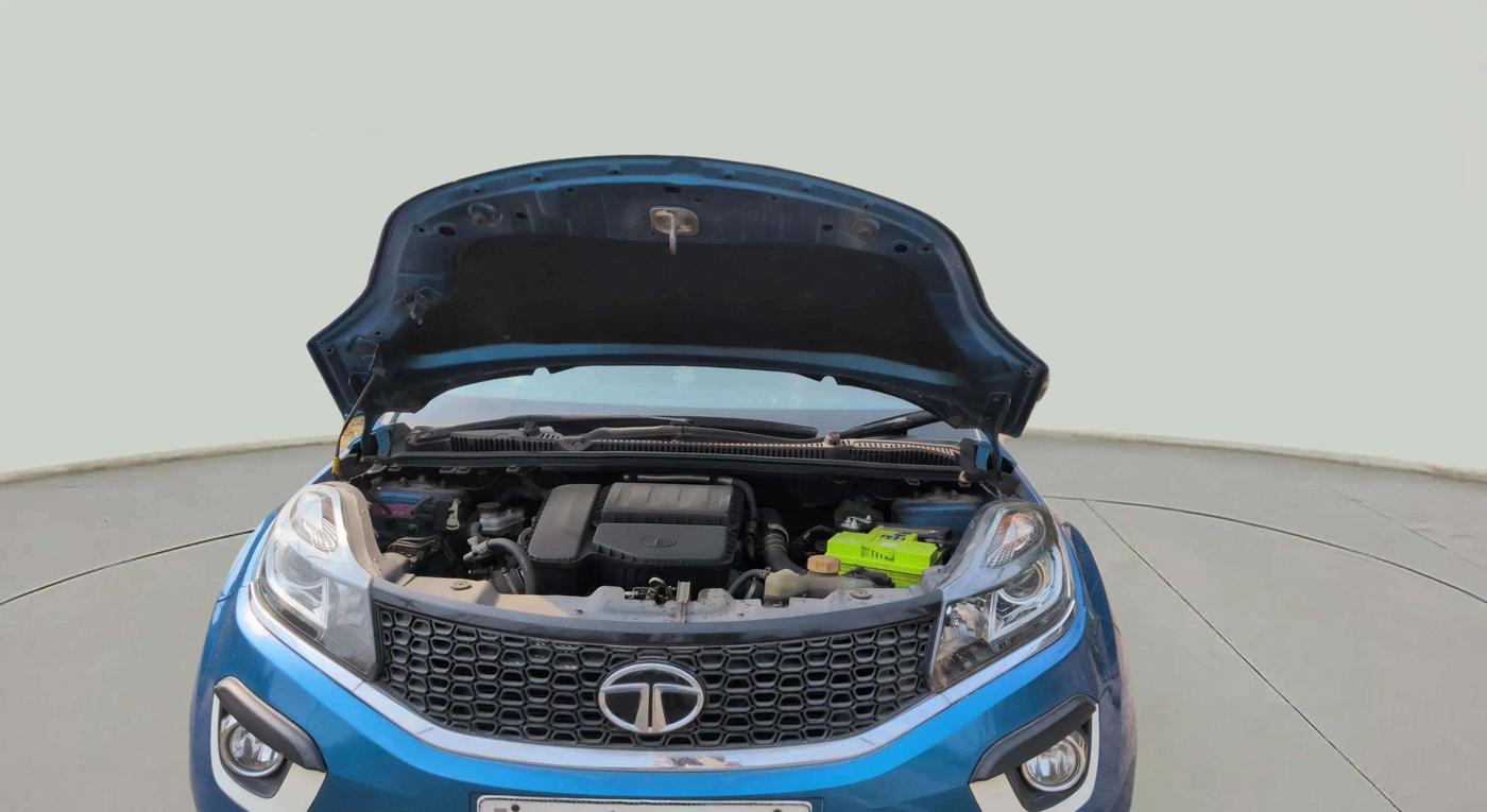 2017 Tata NEXON XZ PLUS DIESEL DUAL TONE, Diesel, Manual, 1,03,853 km, Open Bonet