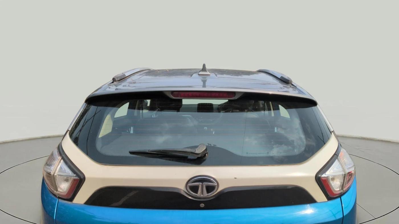2017 Tata NEXON XZ PLUS DIESEL DUAL TONE, Diesel, Manual, 1,03,853 km, Rear Windshield