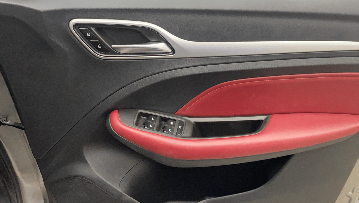 2021 MG ASTOR SAVVY 1.5 CVT S RED, Petrol, Automatic, 27,517 km, Driver Side Door Panels Control