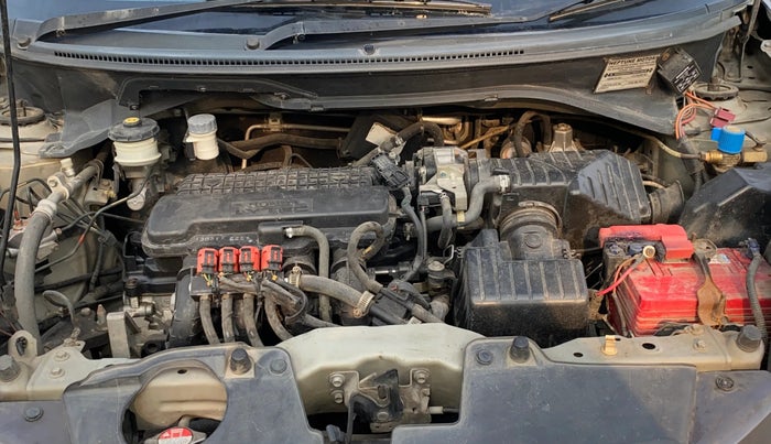 2013 Honda Brio S MT, CNG, Manual, 90,978 km, Engine View