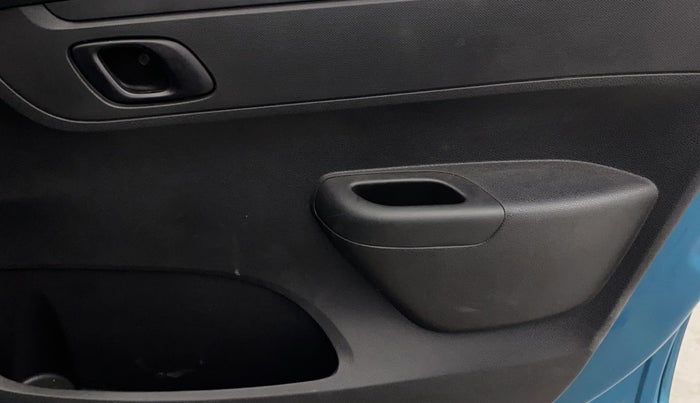 2022 Renault Kwid RXT 1.0, Petrol, Manual, 27,731 km, Driver Side Door Panels Control