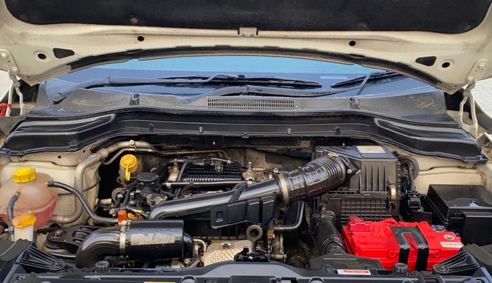 2021 Mahindra XUV300 W6 1.2 PETROL, Petrol, Manual, 89,530 km, Engine View