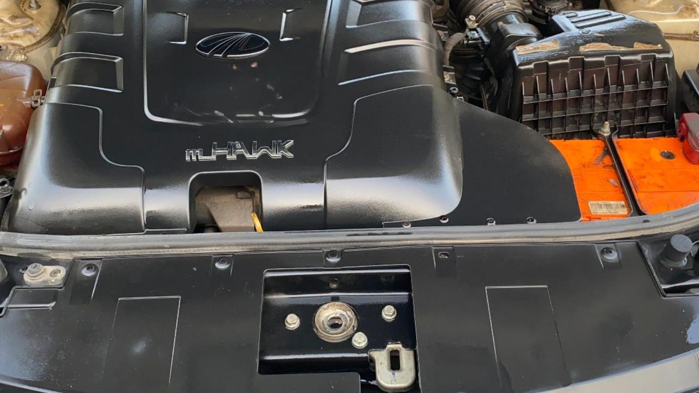 2019 Mahindra XUV500 W5, Diesel, Manual, 75,358 km, Engine View