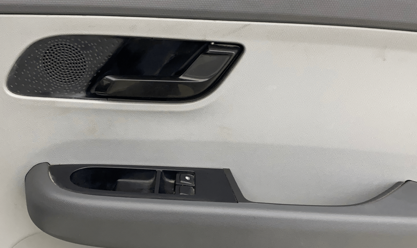 2020 Tata ALTROZ XE PETROL, Petrol, Manual, 35,843 km, Driver Side Door Panels Control