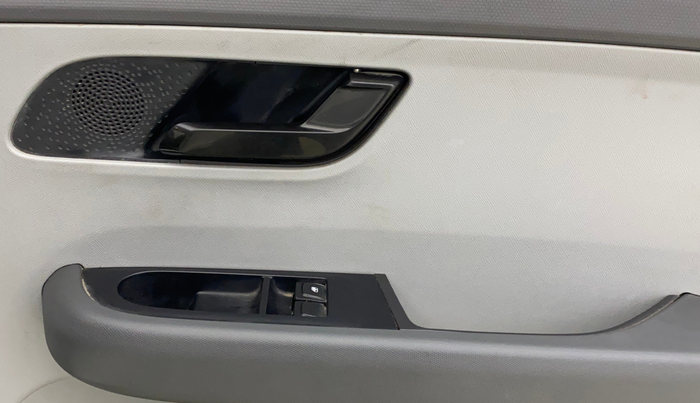 2020 Tata ALTROZ XE PETROL, Petrol, Manual, 35,843 km, Driver Side Door Panels Control