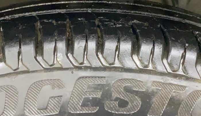 2020 Tata ALTROZ XE PETROL, Petrol, Manual, 35,843 km, Right Front Tyre Tread