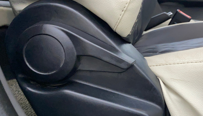 2020 Tata ALTROZ XE PETROL, Petrol, Manual, 35,843 km, Driver Side Adjustment Panel