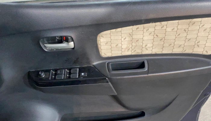 2018 Maruti Wagon R 1.0 VXI+ (O) MT, Petrol, Manual, 26,846 km, Driver Side Door Panels Control