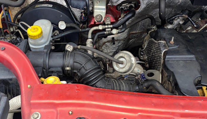 2017 Mahindra TUV300 T8, Diesel, Manual, 1,09,644 km, Engine View - Right