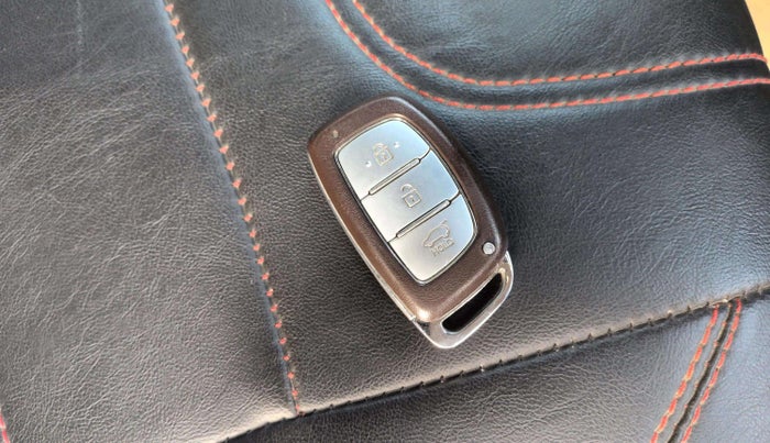 2016 Hyundai Creta SX PLUS 1.6 PETROL, Petrol, Manual, 59,831 km, Key Close Up