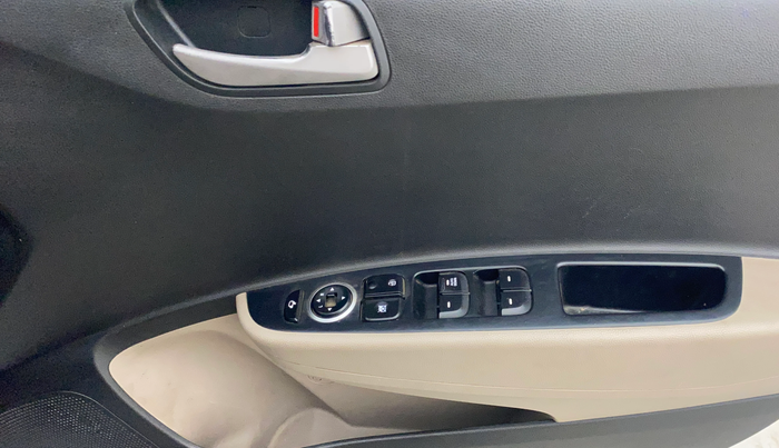 2014 Hyundai Xcent SX 1.2 (O), Petrol, Manual, 79,225 km, Driver Side Door Panels Control