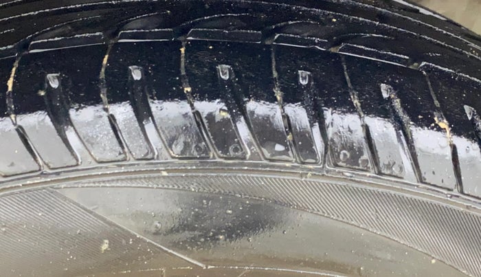 2015 Honda Amaze 1.2L I-VTEC S, Petrol, Manual, 65,481 km, Right Front Tyre Tread