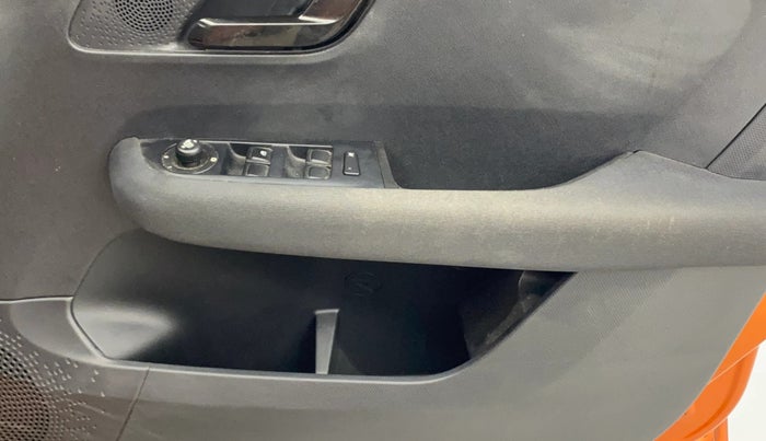 2024 Tata ALTROZ Racer R3, Petrol, Manual, 6,070 km, Driver Side Door Panels Control