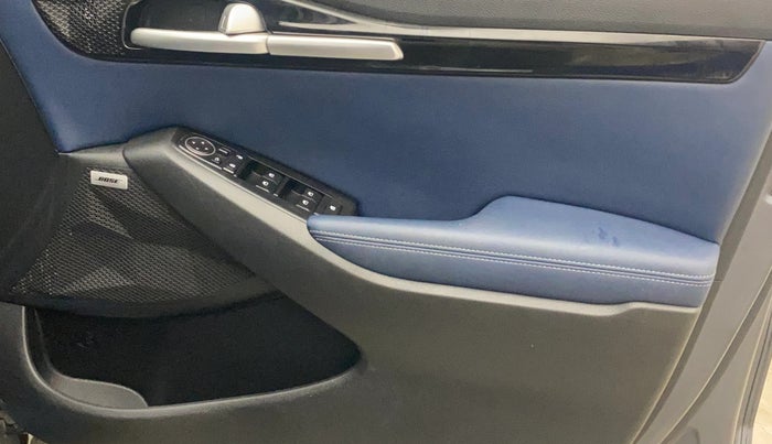 2022 KIA SELTOS X LINE 1.5 DIESEL AT, Diesel, Automatic, 62,222 km, Driver Side Door Panels Control