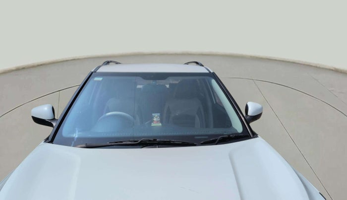 2021 Mahindra XUV300 W6 1.2 PETROL, Petrol, Manual, 58,657 km, Front Windshield