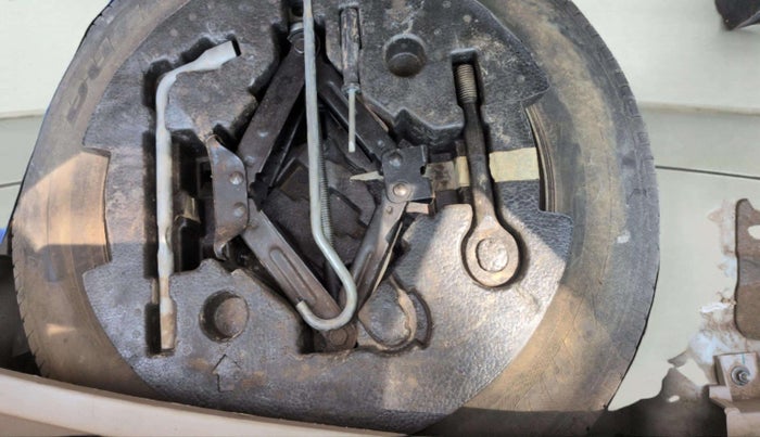 2021 Mahindra XUV300 W6 1.2 PETROL, Petrol, Manual, 58,657 km, Spare Tyre