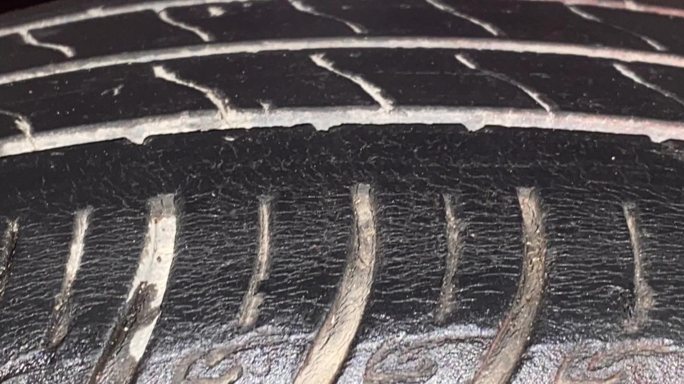 2022 Tata ALTROZ XM PLUS PETROL, Petrol, Manual, 83,213 km, Right Front Tyre Tread