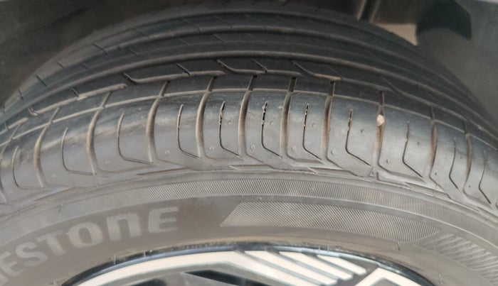 2023 Volkswagen TIGUAN ELEGANCE 2.0 TSI DSG, Petrol, Automatic, 16,608 km, Left Front Tyre Tread