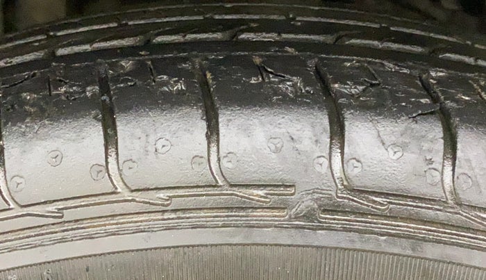 2021 Tata NEXON XE PETROL, Petrol, Manual, 25,339 km, Right Front Tyre Tread