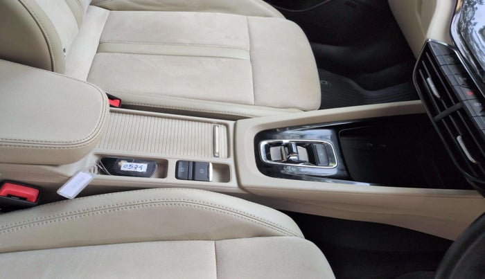 2021 Skoda Octavia L&K 2.0 AT, Petrol, Automatic, 47,214 km, Air Conditioner