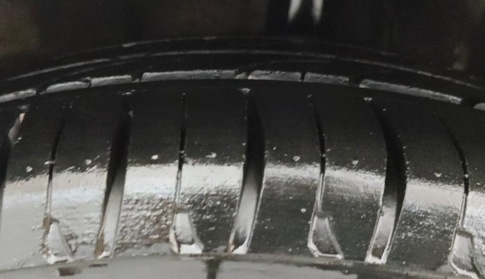 2014 Toyota Etios G, Petrol, Manual, 43,706 km, Left Front Tyre Tread