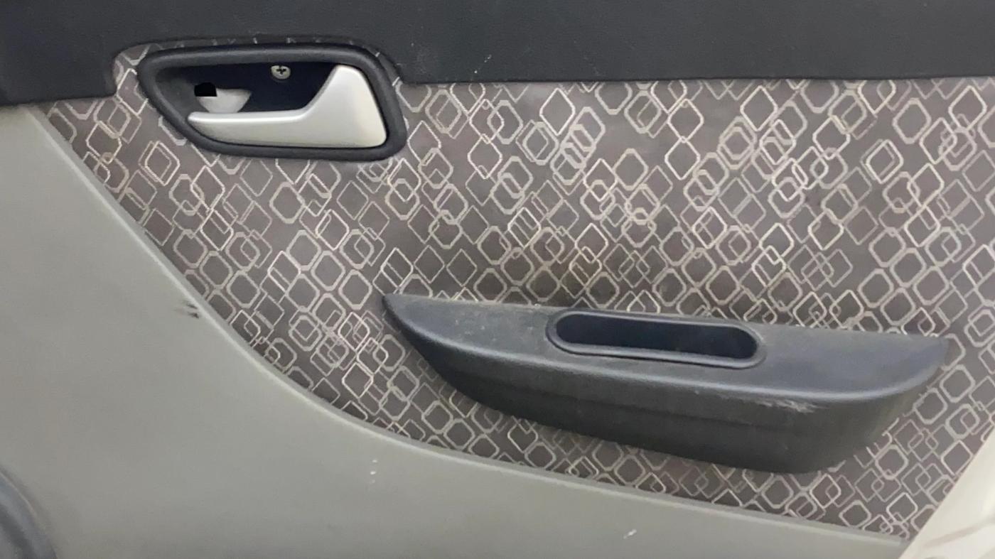 2019 Maruti Alto 800 LXI, Petrol, Manual, 93,065 km, Driver Side Door Panels Control