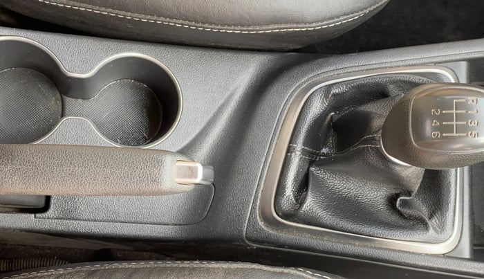 2019 Hyundai Verna 1.6 VTVT SX, Petrol, Manual, 49,112 km, Gear Lever