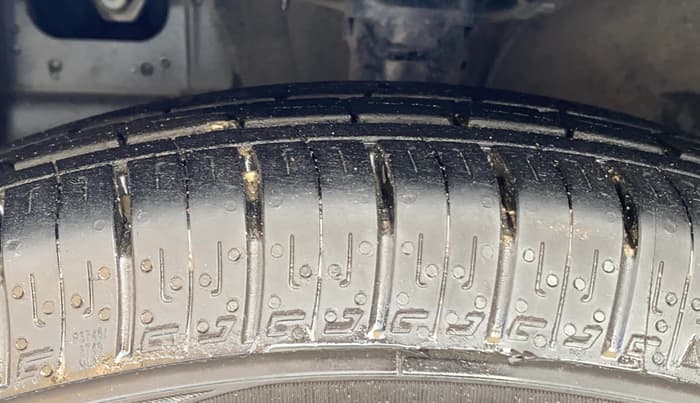 2022 Hyundai GRAND I10 NIOS SPORTZ 1.2 KAPPA VTVT CNG, CNG, Manual, 69,032 km, Left Front Tyre Tread