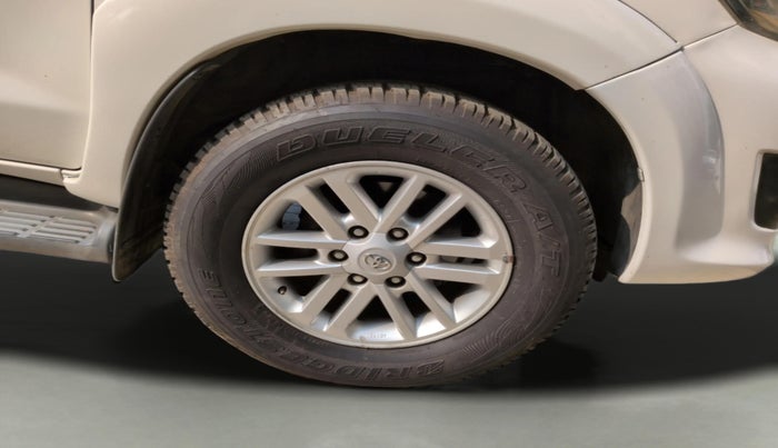 2012 Toyota Fortuner 3.0 4X2 AT, Diesel, Automatic, 1,53,031 km, Right Front Wheel