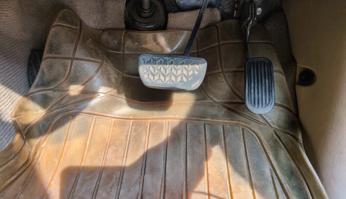 2012 Toyota Fortuner 3.0 4X2 AT, Diesel, Automatic, 1,53,031 km, Pedals