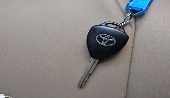 2012 Toyota Fortuner 3.0 4X2 AT, Diesel, Automatic, 1,53,031 km, Key Close Up