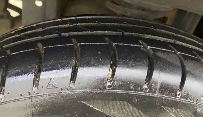 2015 Maruti Alto K10 VXI AMT, Petrol, Automatic, 30,130 km, Right Rear Tyre Tread