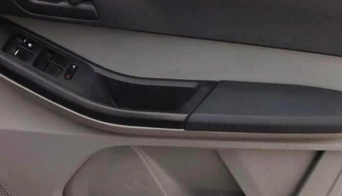 2020 Tata Tiago XZ PETROL, Petrol, Manual, 95,890 km, Driver Side Door Panels Control