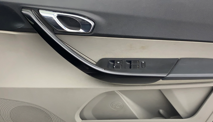2018 Tata Tiago XZ PETROL, Petrol, Manual, 90,759 km, Driver Side Door Panels Control
