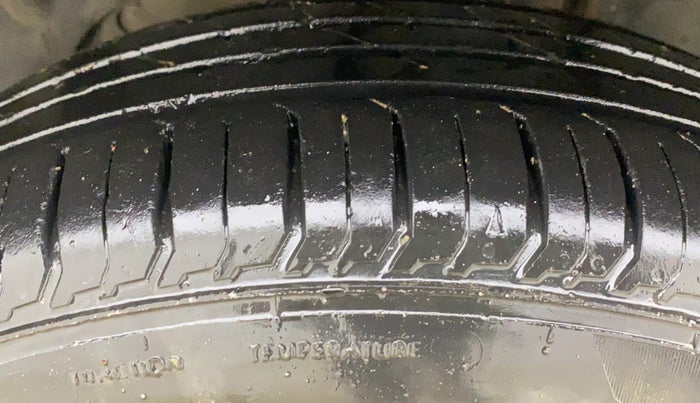 2016 Ford Ecosport TREND 1.5L DIESEL, Diesel, Manual, 1,00,798 km, Left Front Tyre Tread