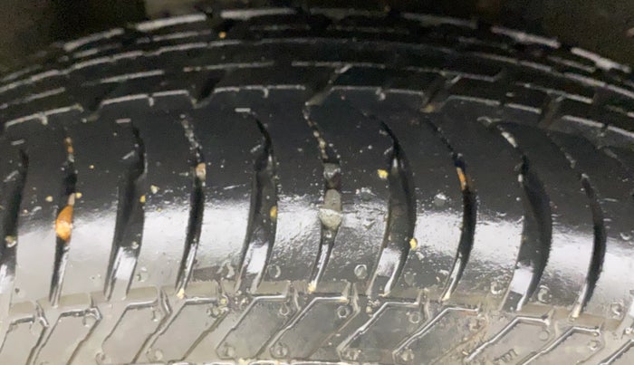 2016 Ford Ecosport TREND 1.5L DIESEL, Diesel, Manual, 1,00,798 km, Right Rear Tyre Tread