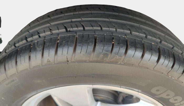 2022 MG HECTOR SHINE 1.5 PETROL TURBO CVT, Petrol, Automatic, 18,158 km, Right Front Tyre Tread