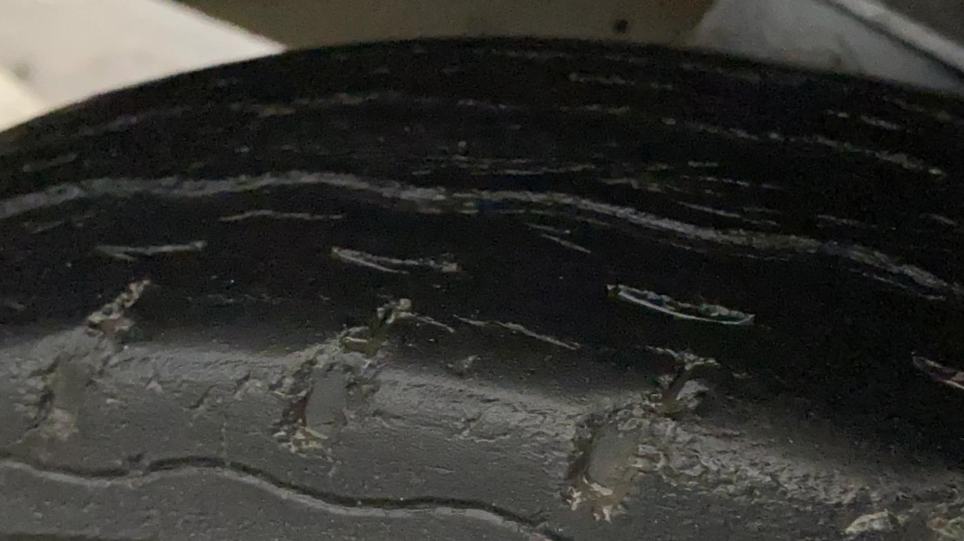 2018 Maruti Eeco 5 STR CNG WITH HTR, CNG, Manual, 79,893 km, Left Front Tyre Tread