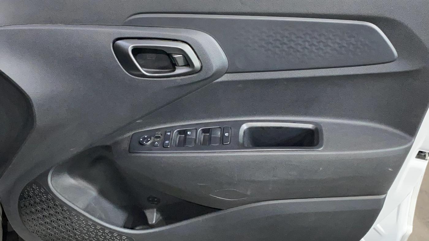 2024 Hyundai EXTER SX (O) CONNECT, Petrol, Manual, 13,411 km, Driver Side Door Panels Control