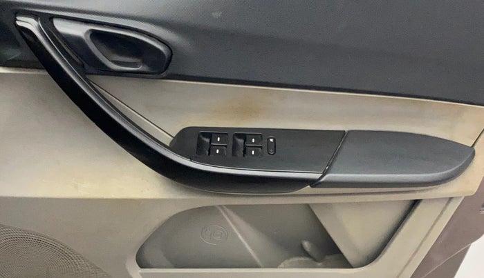 2016 Tata Tiago XT PETROL, Petrol, Manual, 99,935 km, Driver Side Door Panels Control