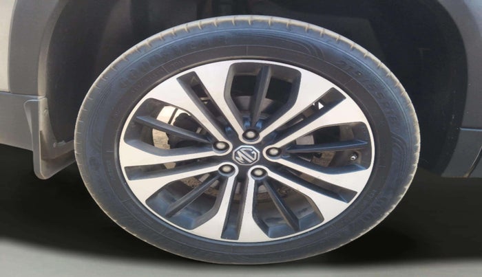 2023 MG HECTOR PLUS SHARP 2.0 DIESEL TURBO MT 6-STR, Diesel, Manual, 1,05,674 km, Left Front Wheel