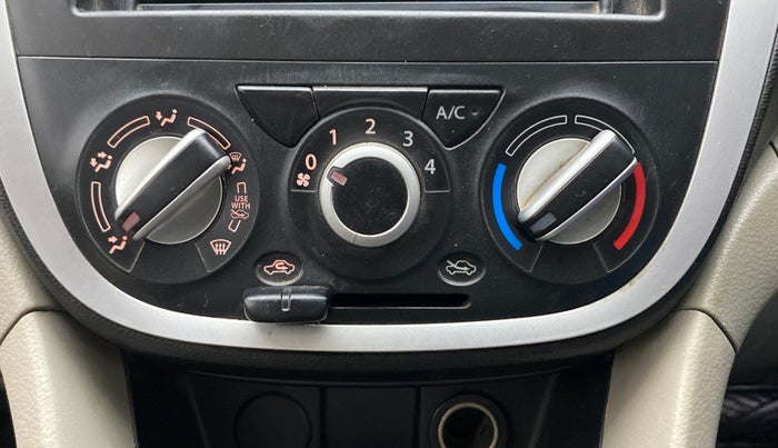 2014 Maruti Celerio VXI AMT, Petrol, Automatic, 72,041 km, AC Unit - Directional switch has minor damage