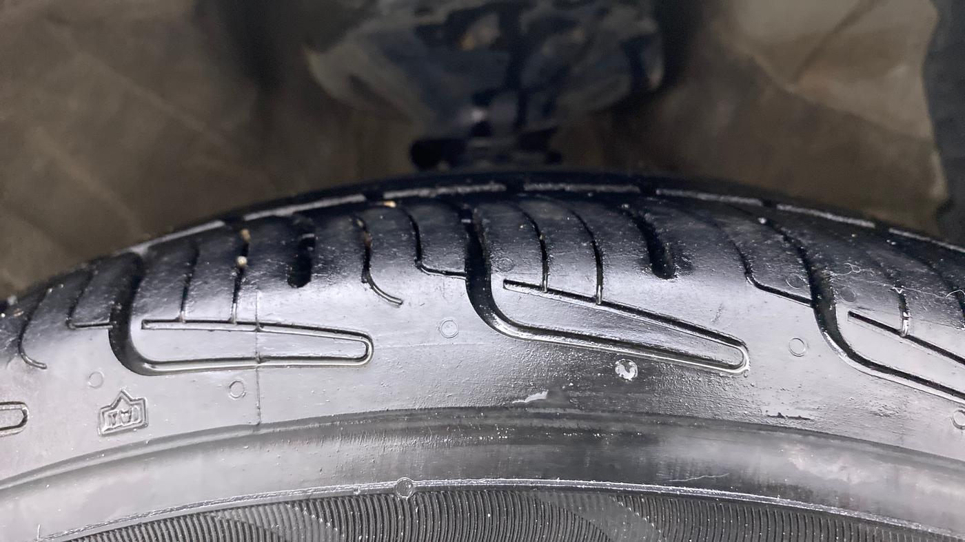 2014 Maruti Celerio VXI AMT, Petrol, Automatic, 72,041 km, Right Front Tyre Tread