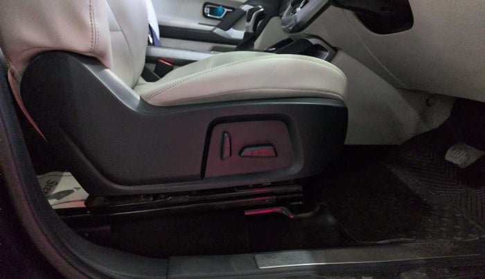 2021 Tata Safari XZA PLUS, Diesel, Automatic, 39,464 km, Driver Side Adjustment Panel