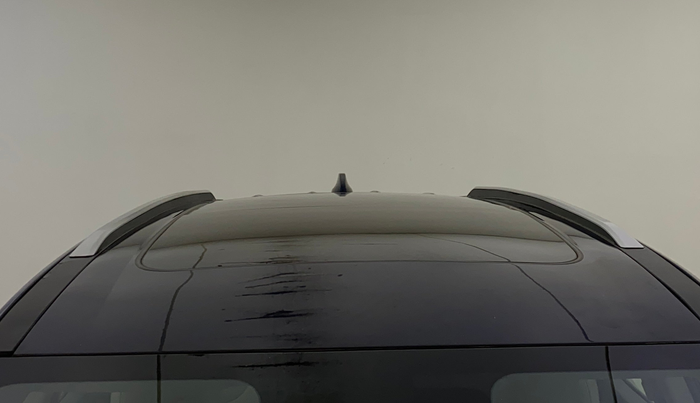 2021 Mahindra XUV700 AX 7 LUXURY P AT 7 STR, Petrol, Automatic, 73,781 km, Moonroof/ Sunroof